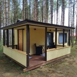 Reinholdi metsamaja, hotell i Jabara