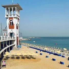 Large and comfortable apartment شقة كبيرة و مريحة, hotel in Alexandria