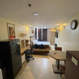 Antel Spa Residences 9D, hotel en Makati