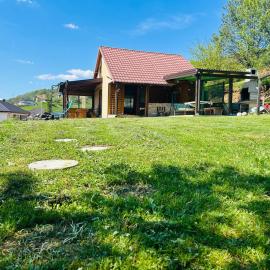 Viesnīca Log cabin pilsētā Sejdanovići