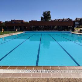 Apartamento Relax Cirueña Rioja Piscina Golf Esquí, hotell i Cirueña