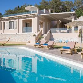 Villa Pelekas、Mesochórionのホテル