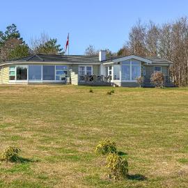Three-Bedroom Holiday Home In Orsted, hotelli kohteessa Ørsted