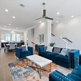 Luxury DT Condo, Game Room!: Houston'da bir otel