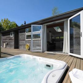 5 Meadow Retreat