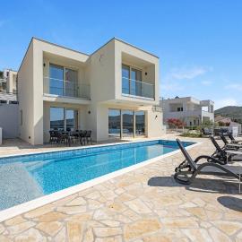 4 Bedroom Amazing Home In Zaboric