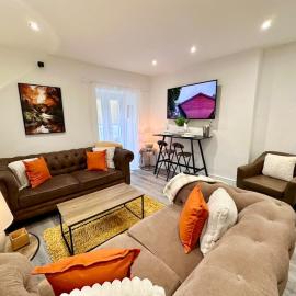 Brecon beacons Cottage with Cinema Room sleeps 5, hotel in Pont Sticill