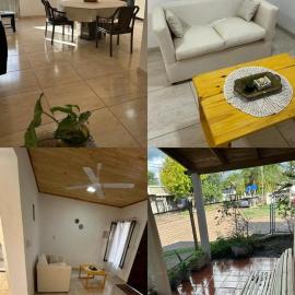 Acogedora casa con galeria y jardin