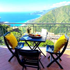 Casa Francesco, hotel v destinaci Forza dʼAgro