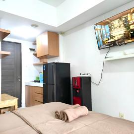 Apartemen amazana cozy, wifi, gym, pool, hotelli kohteessa Cileduk 1