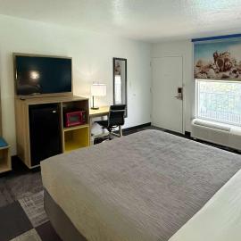Days Inn by Wyndham Eglin AFB, hotel en Niceville