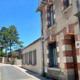 Appartement atypique avec wifi au cœur de Clisson - FR-1-306-1310, hotel u gradu Klison