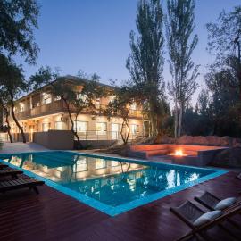 Dunhuang County Posthouse، فندق في دونهوانغ