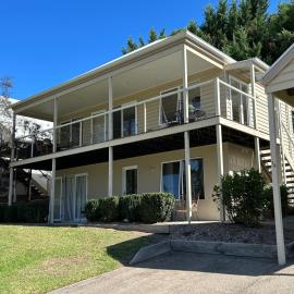 McMillans Villa 18 Metung, hotel u gradu 'Metung'