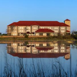 La Quinta by Wyndham Shawnee, hotel a Shawnee