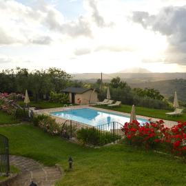 Villa Collebelvedere - Near Rome with Home Restaurant, hotelli kohteessa Fara in Sabina