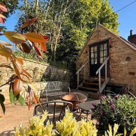 Plum Cottage Somerset, hotel in Wells