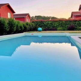 Casa con piscina Riosar Santiago, hotel in Amés