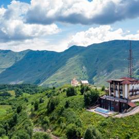 Hotel GoodAura, khách sạn ở Gudauri