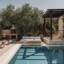 Viatzo Villas - Eclectic Villas with Heated Saltwater Pools