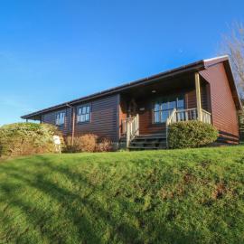Creag Mhor Lodge، فندق في آريسايغ