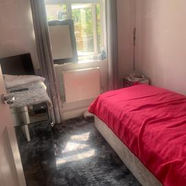 Dmoney Ltd, hotell sihtkohas Moffat