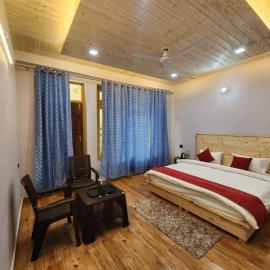 Neerangana Retreat: Chakrāta şehrinde bir otel