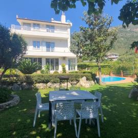 Entire Villa Elida, hotel in Tragjas