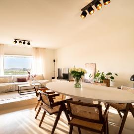 Maas Suites - The River House with private sauna – hotel w mieście Lanaken