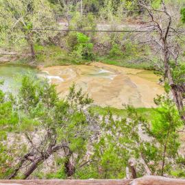 'Cedar Falls Cabin 3' Next to Turner Falls Park, hotel Davisban