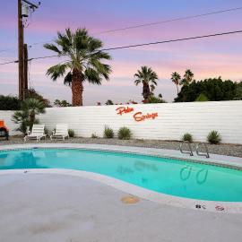 Retro Desert Retreat - Ideal Palm Springs