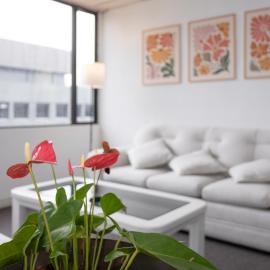 Frente al Swissotel, ideal para trabajo y estudios