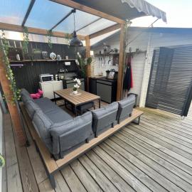 Chalet cosy atypique avec petite piscine, отель в Виши