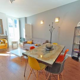 Luchon Holidays, parking, wifi, cave, T3 8 personnes