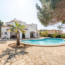 Gigantische Villa mit Meerblick, Panoramablick & Pool-Oase, hotel in Cala Pi