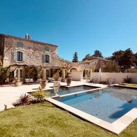 Maison Roucas - Restaurant et chambres d'hôtes, hotel in Solérieux
