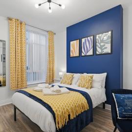 Spacious Victorian Flat near Queens, walk to city by StayByNumbers