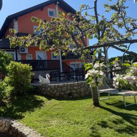 Plitvice Pension Perisic, hotel in Korenica