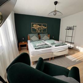 Central Comfort Home with Garden, хотел в Меербуш