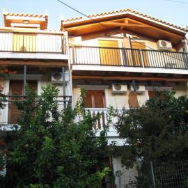 Valasis Studios, ξενοδοχείο στο Αργάσι