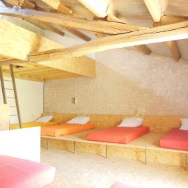 Gite d'étape saisonnier Làô Refuge, hôtel à La Charité-sur-Loire