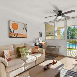 Beach access apartment at Bahia Serena 104, hotel i Cabo Rojo