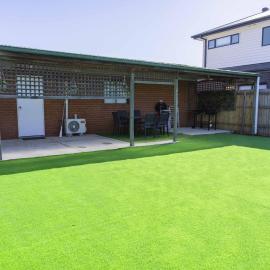 Brand New Backyard Guest House in Werribee CBD, hotel v destinácii Werribee