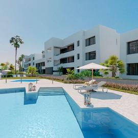Private room and bathroom in luxury complex, hotel in Estepona