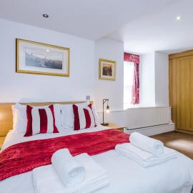 The White Swan Hotel by Richmond & Haven Room 106, hotelli kohteessa Halifax