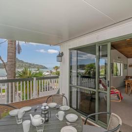 Hosts on the Coast The Harbourview Tairua, готель у місті Таіруа