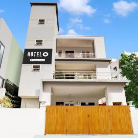 OYO Hotel O Ashok Nagar Near JNTU College, hotel in Kākināda