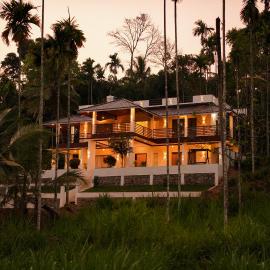 The Calm County Homestay: Mānantoddy şehrinde bir otel