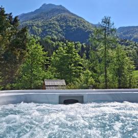 Chalet Vrsnik Hideaway, hotel en Soča