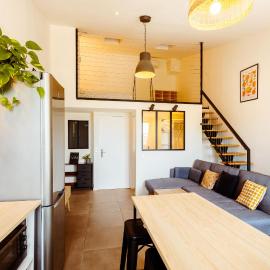 L'Oustaou Loft avec vue sur les voiliers, Hotel in Martigues